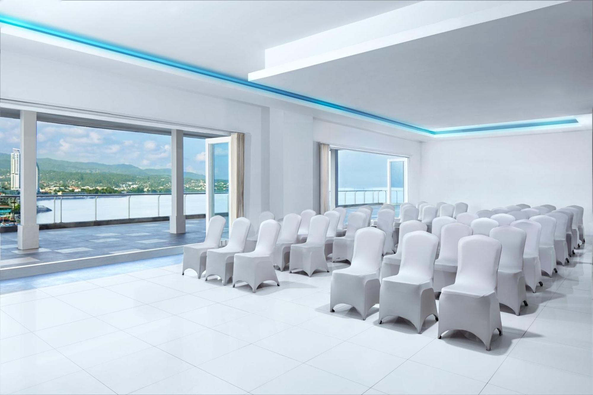 Four Points By Sheraton Manado Exteriér fotografie