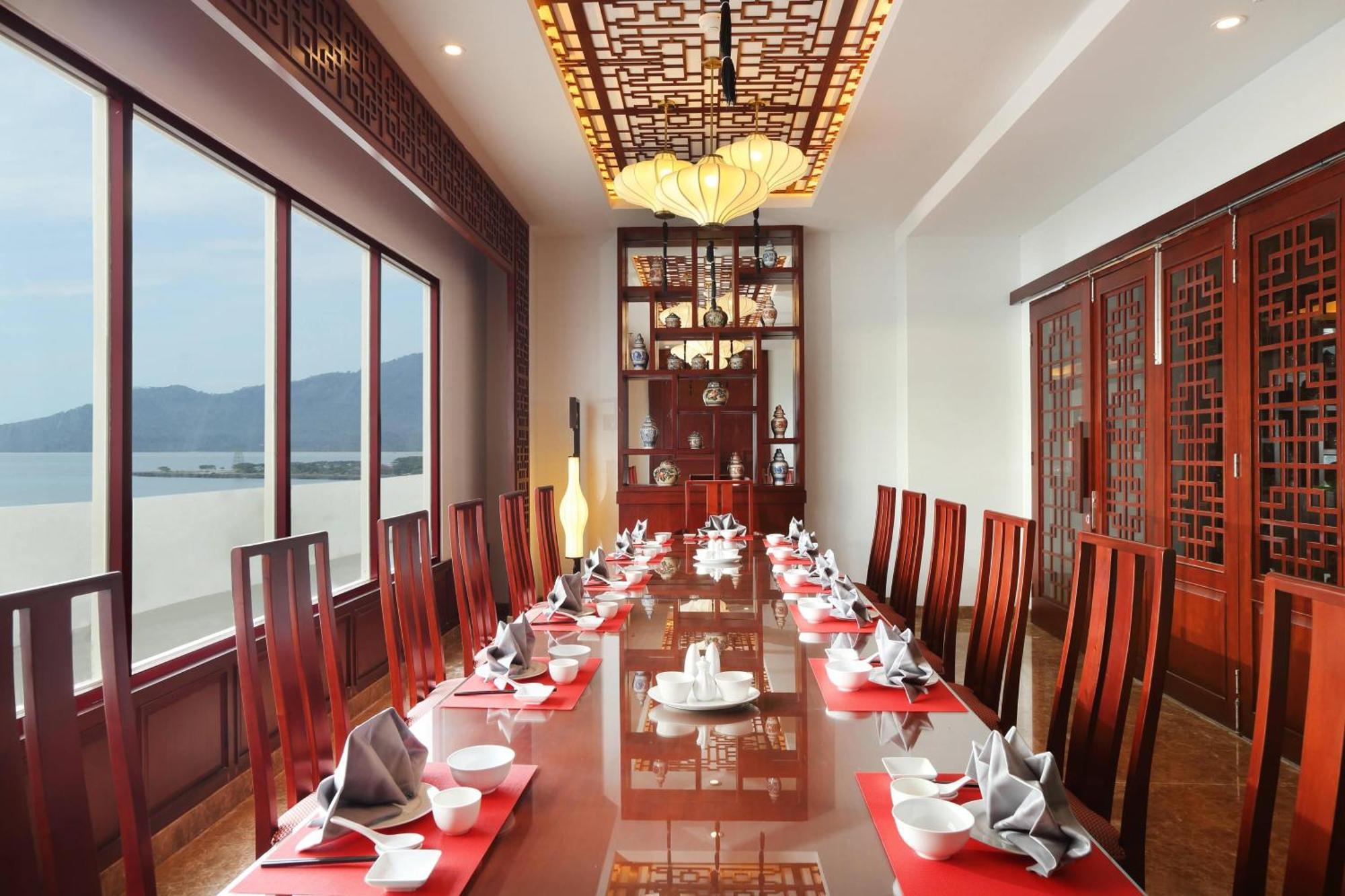 Four Points By Sheraton Manado Exteriér fotografie